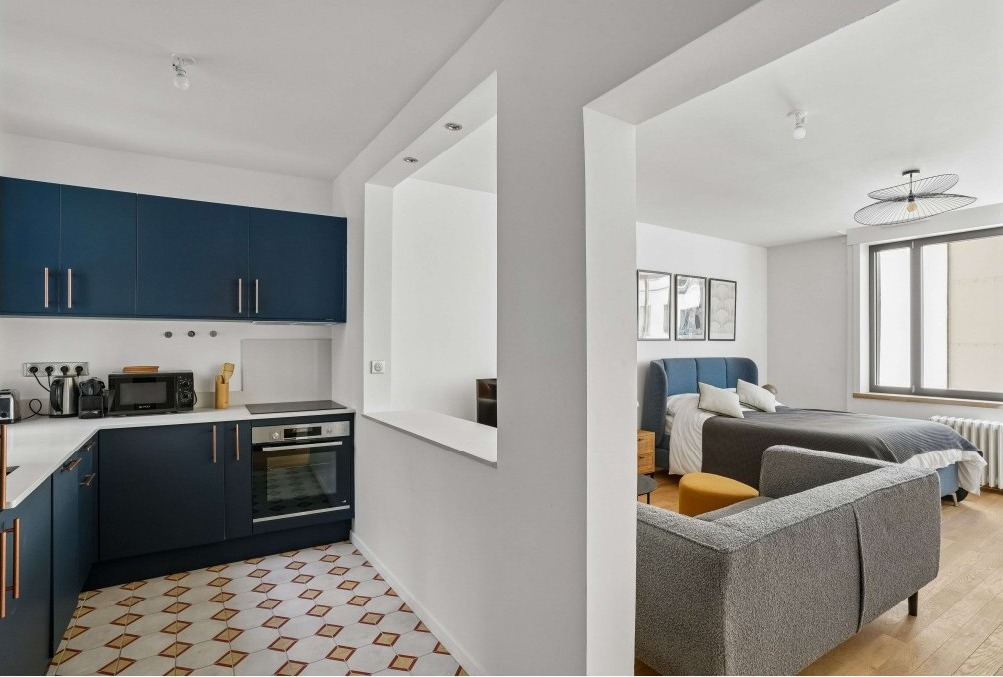 Cuisine ouverte sur la pièce de vie — Lot 1132