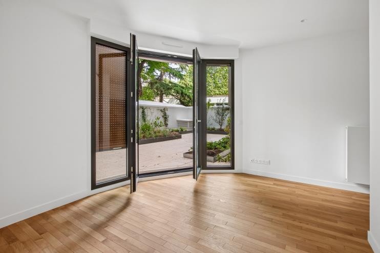 Séjour ouvert sur le jardin — Lot 1240