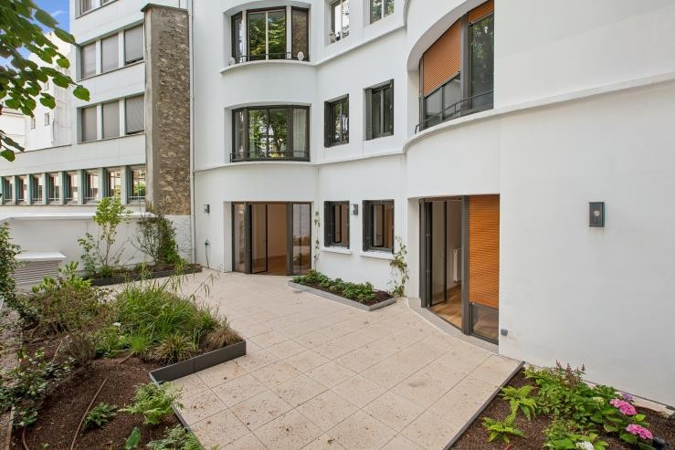 Cour arborée privative — Lot 1240